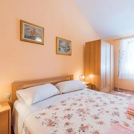 Awesome In With Wifi Holiday home Zminj