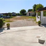 One-bedroom In بيت للعطل *
