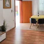 One-bedroom In بيت للعطل *